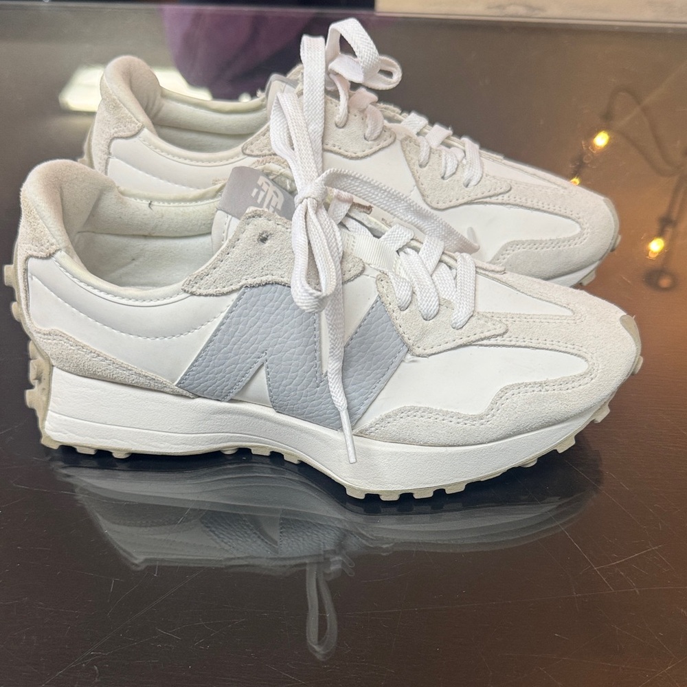 New Balance 327 Women's White and Light Gray Sneakers
